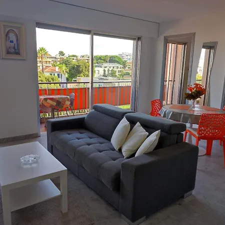 Apartment Studio - Beachside 80m Away Form Beach