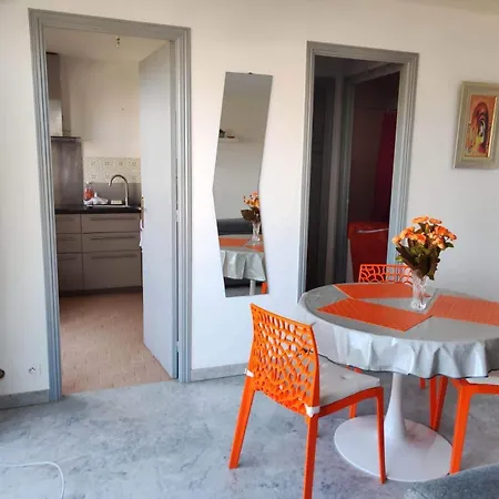 Studio - Beachside 80m Away Form Beach Antibes